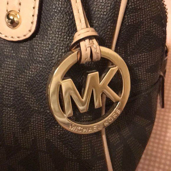USED ONCE MICHAEL KORS SATCHEL - Picture 2 of 5